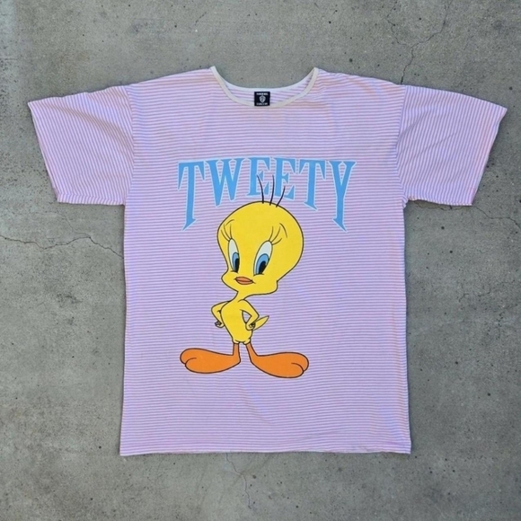 VTG Tweety Bird Size Mens Size All 1996 Pink Graphic print t-shirt - Picture 1 of 5